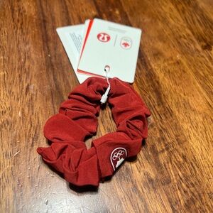 NWT Lululemon Olympic Team Canada Uplifting Scrunchie